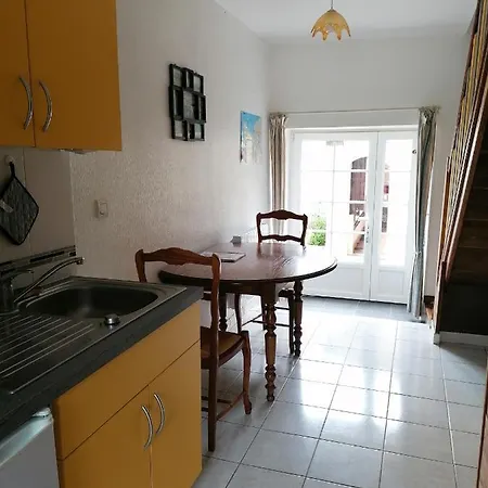 Les Hirondelles Bleues Bed & Breakfast Isigny-sur-Mer Exterior photo