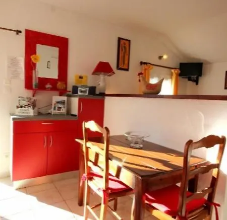 Les Hirondelles Bleues Bed & Breakfast Isigny-sur-Mer Exterior photo