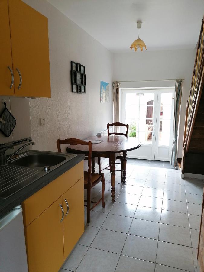 Les Hirondelles Bleues Bed & Breakfast